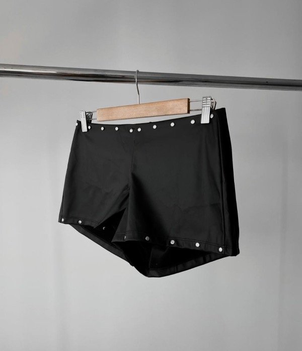 Producto - Short engomado tachas M