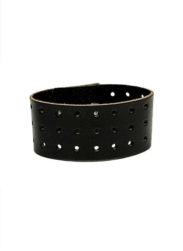 Producto - MUÑEQUERA CUERO PICADA