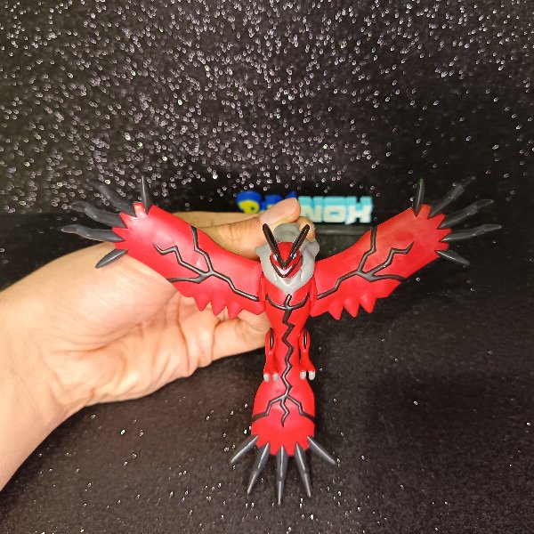 Producto - Yveltal Big Size TOMY Moncolle