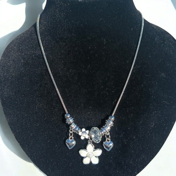 Producto - Collar acero con dije flor y corazones