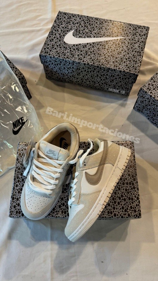 Producto - NIKE DUNK GLITTER