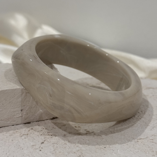 Producto - Brazalete resina blanca cuadrada