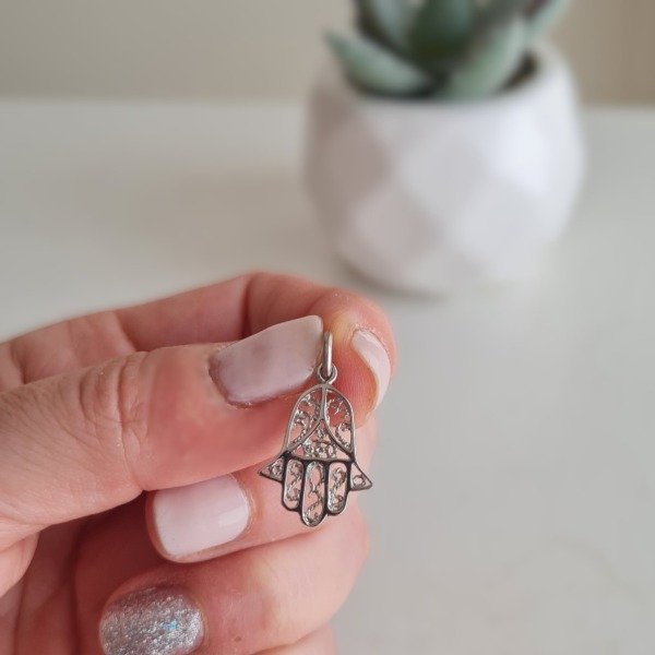 Producto - Dije manito de Fátima calada