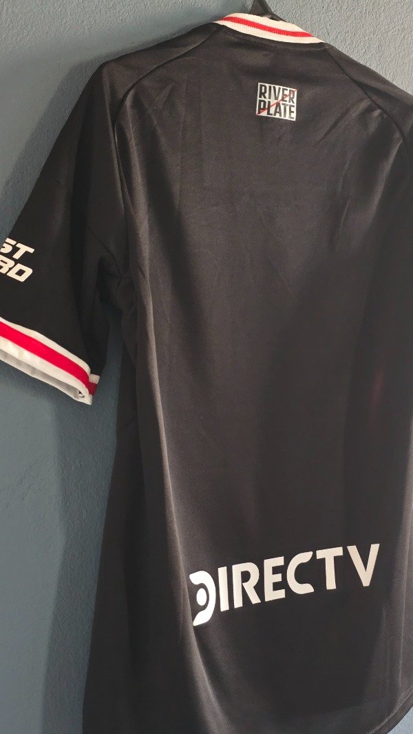 Producto - CAMISETA RIVER PLATE SUPLENTE 2025-26 - 4