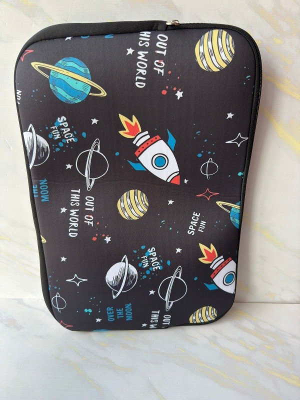 Producto - Funda neoprene con cierre Notebook 17" espacio