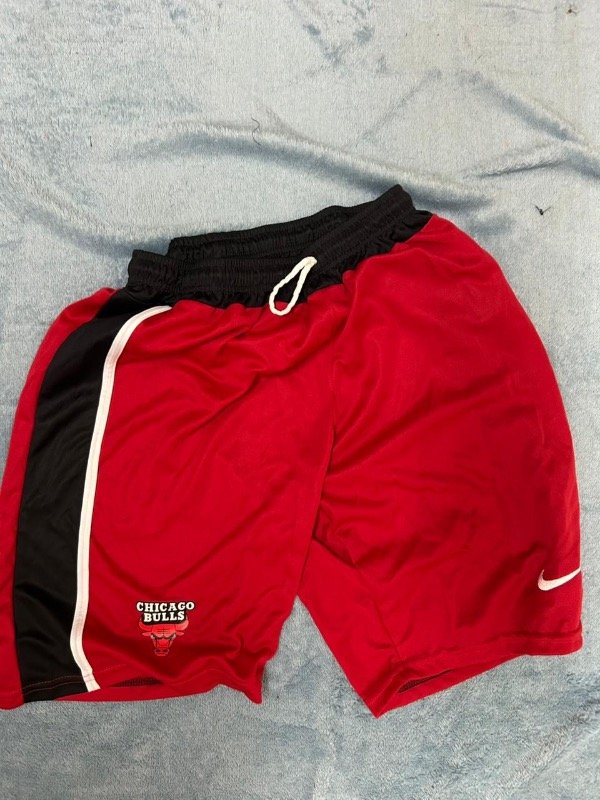 Producto - SHORT NBA CHICAGO BULLS ROJO