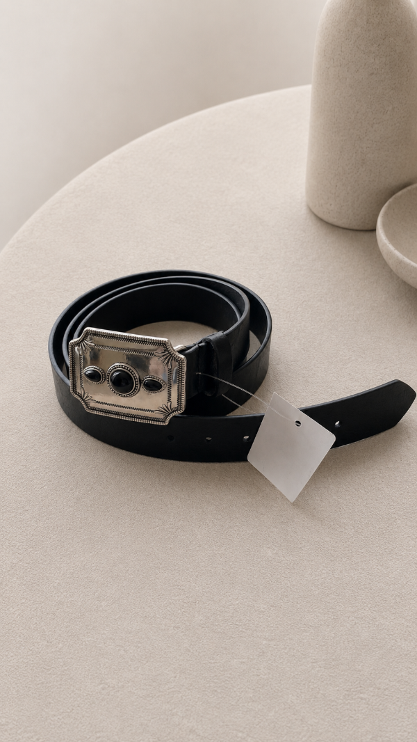 Producto - CINTO CON HEBILLA RECTANGULAR Y PIEDRA