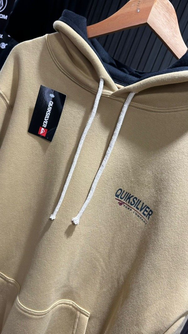 Producto - Buzo canguro frisa Quicksilver beige