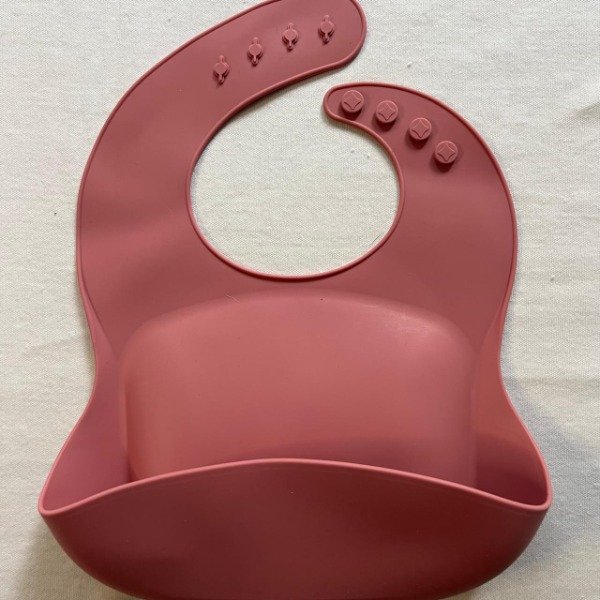 Producto - Baberos de silicona magenta