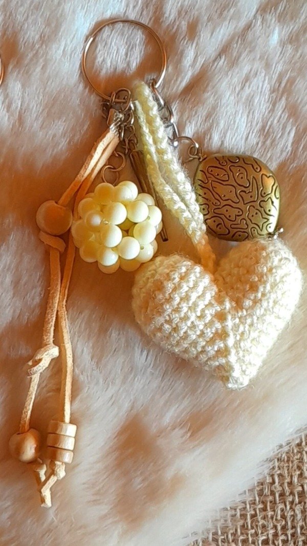 Producto - Corazón Decorado en Amarillo Polen