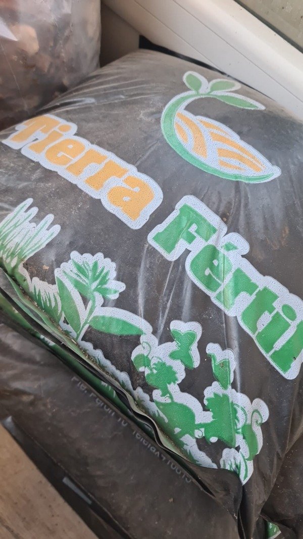Producto - Bolsa de tierra 25dm