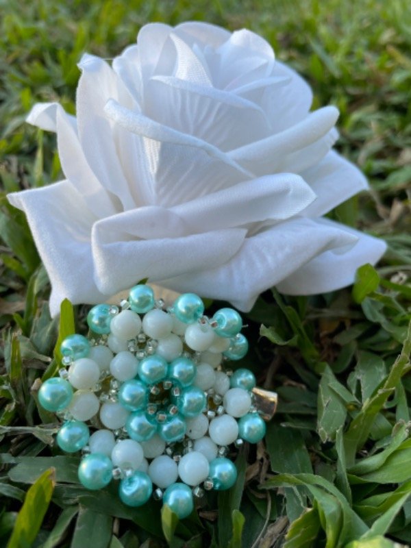 Producto - Escarapela flor perlas