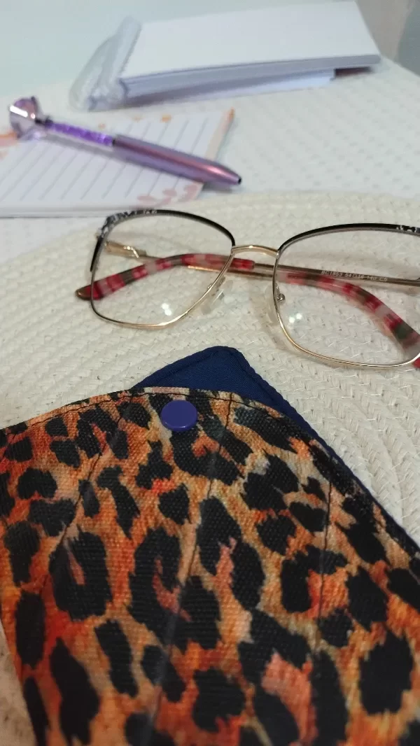 Producto - ESTUCHE PORTA ANTEOJOS ANIMAL PRINT MARRON CON AZUL - 1