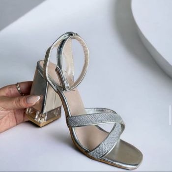 Producto - SANDALIAS BRILLO EN TIRAS Y TACO ALTO CON DETALLE TRANSPARENTE R