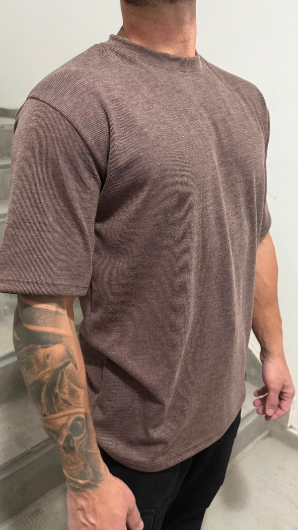 Producto - Remera de hilo marrón