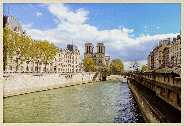 Producto - Canal en París