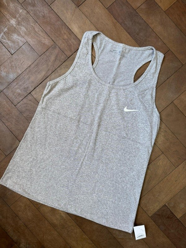 Producto - MUSCULOSA DE MOLINE GRIS MELANGE