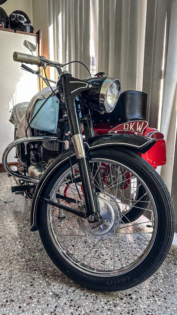 Producto - Cubierta Pirelli Lineal 2.75x19 Italy PAR NUEVO VIEJO STOCK Gilera Dkw