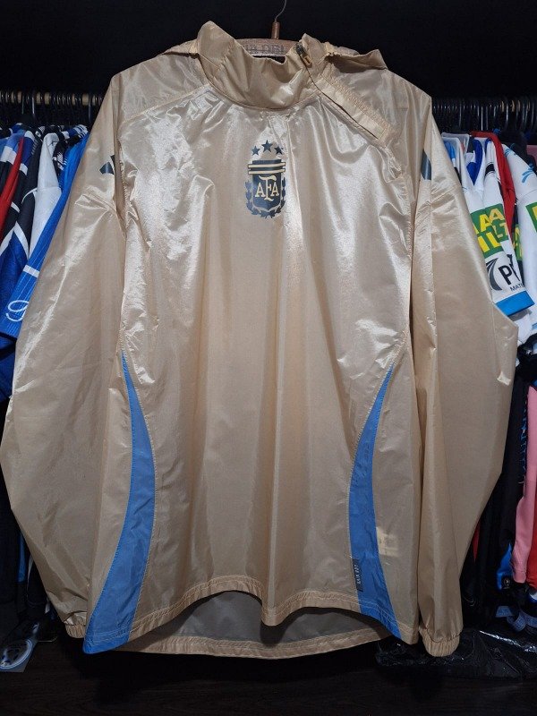 Producto - Buzo rompevientos impermeable afa seleccion argentina 2024 TALLE M