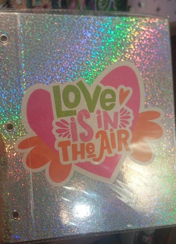 Producto - Carpeta Full Glitter Holográfica Love is in the Air