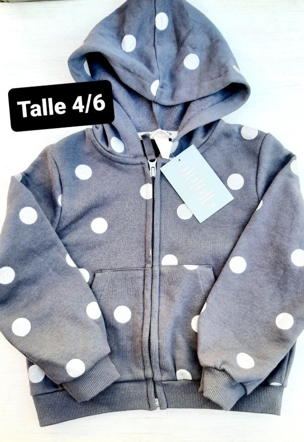 Campera con friza HyM talle 4/6 negra lunares
