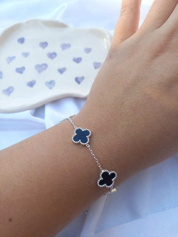 Producto - pulsera trebol white (negro)