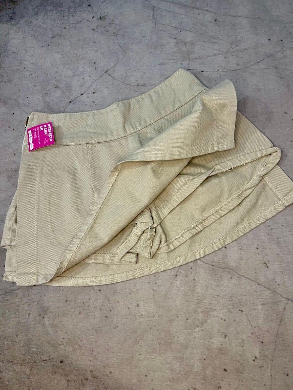 Producto - SHORT POLLERA GLAM beige