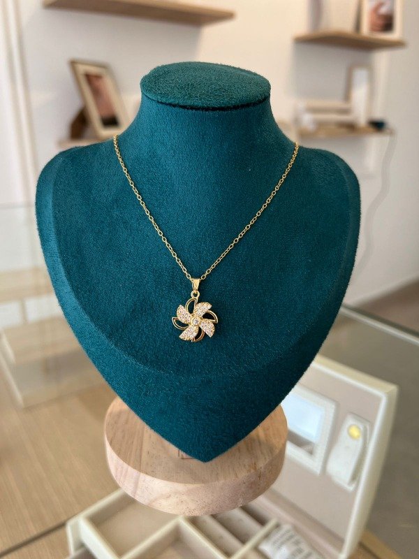 Producto - Collar Molins Acero dorado