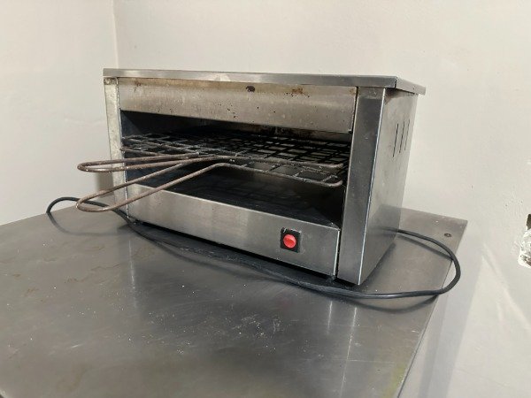 Producto - CARLITERO TOSTADOR 40x20x25 FALTA UNA VELA A REEMPLAZAR #12096