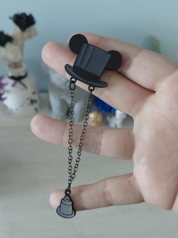 Producto - Pin metalizado - Mickey novio con colgante #1104