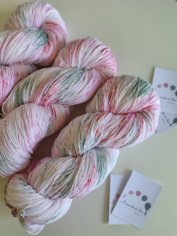 Producto - Lirios. Fingering - Hilo de algodón 8-3.