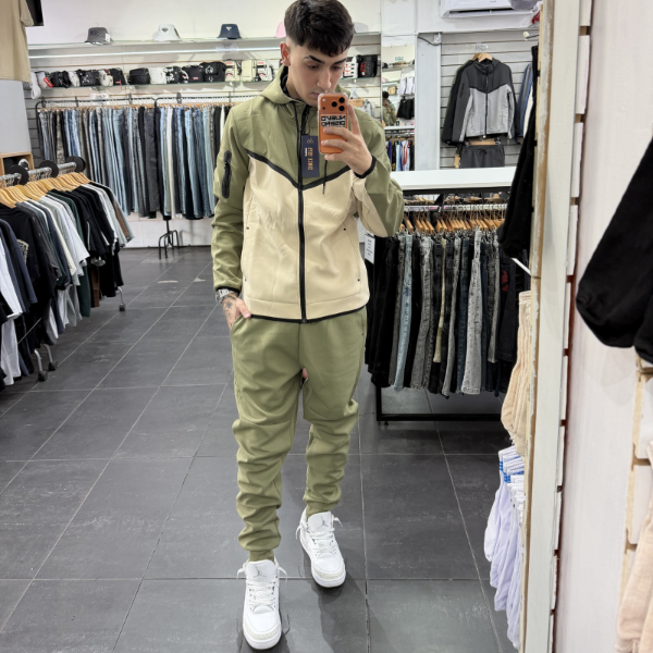 Producto - Conjunto Tech Combi Verde-Beige