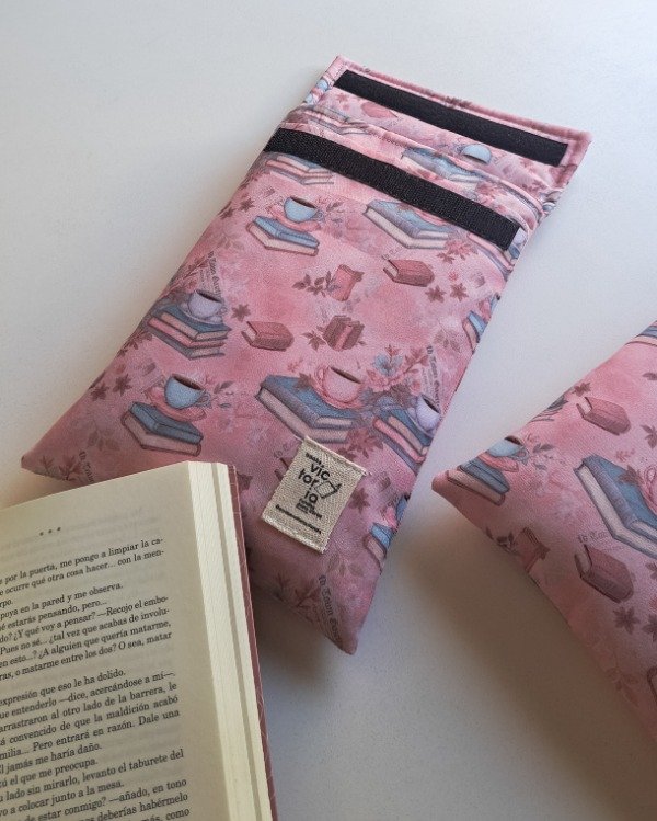 Producto - Funda para libros mediana Books and coffee IMPERMEABLE