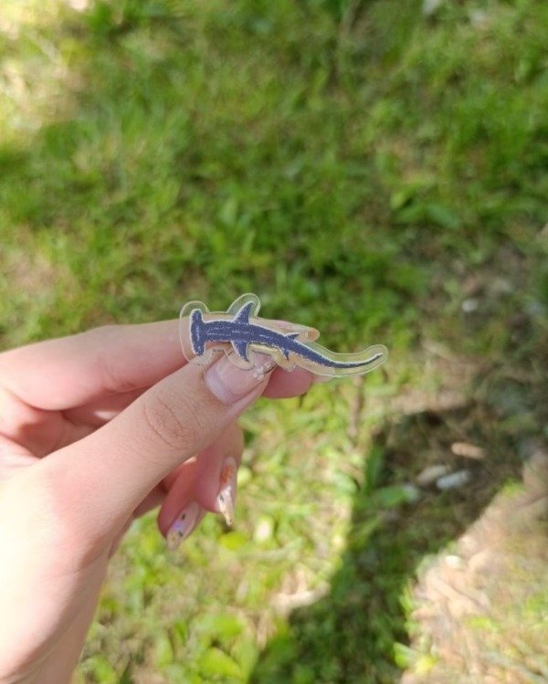 Producto - Pin Tiburón Martillo