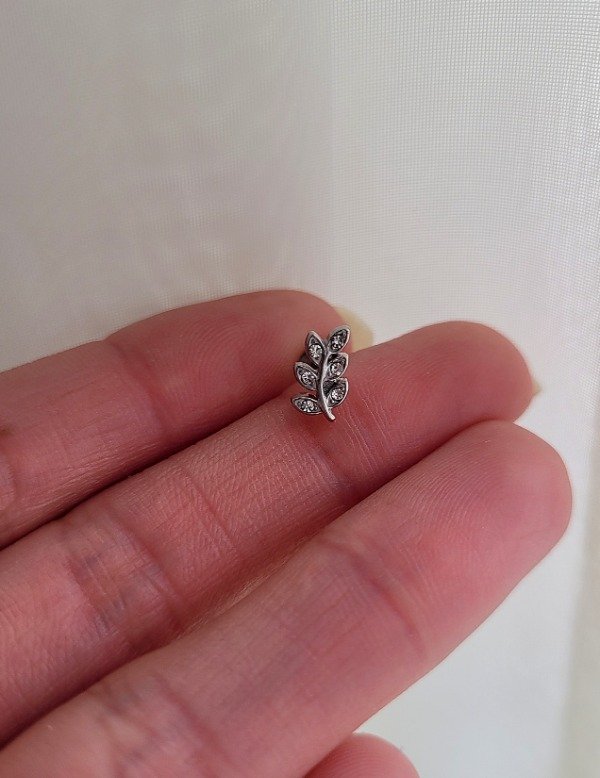 Producto - Piercing labret hojita c/strass AQ