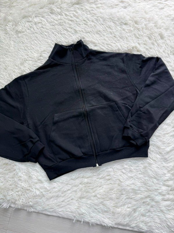 Producto - Campera Crop Negro Falla
