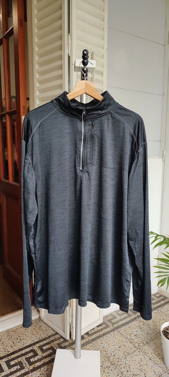 Producto - Buzo Negro con cierre, talle XL
