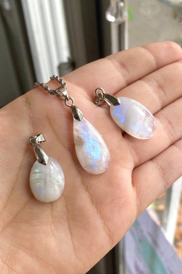 Producto - Dijes Pulidos de Piedra Luna