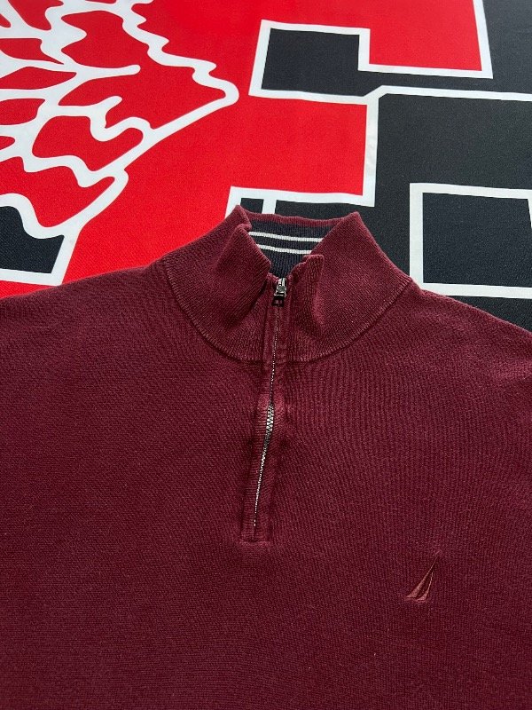 Producto - Sweater con cierre Náutica Bordo. Talle L/XL