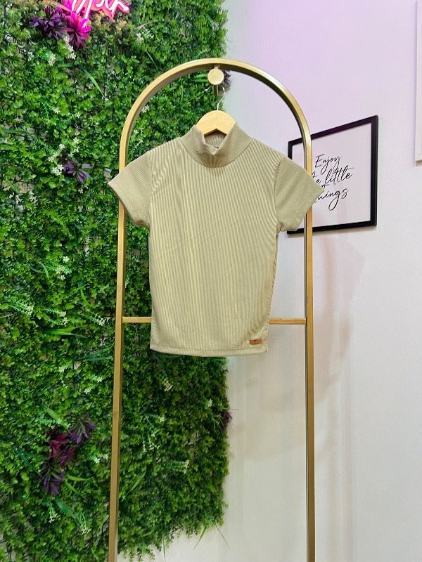Producto - Remera ALE con cuello Verde oliva 0568