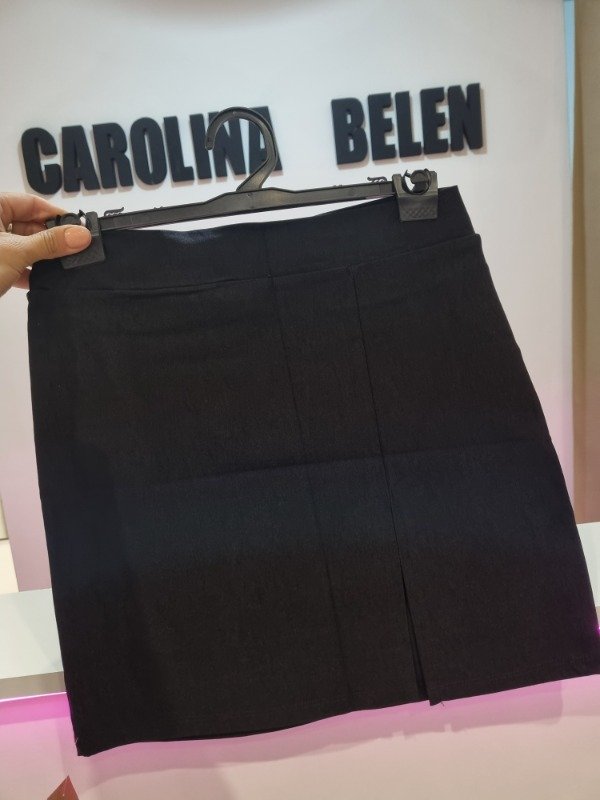 Producto - Pollera clasica con tajo