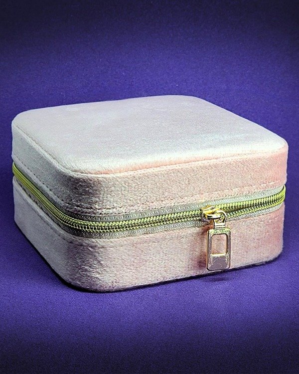 Producto - BI 663 - Alhajero - Joyero aterciopelado Rosa Pastel con cierre dorado - 0