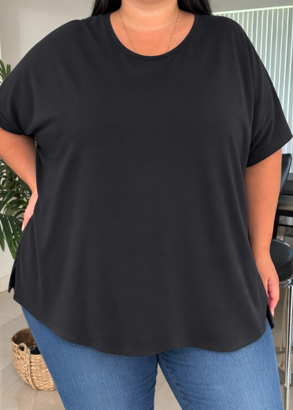 Producto - Remeron Oversize Tajo Negro Liso