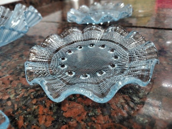 Producto - Plato vidrio prensado turquesa grande