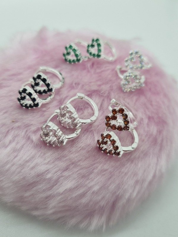 Producto - Aros acero blanco argollita aplique corazon calado strass