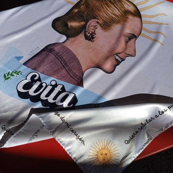 Producto - La Patria es Evita (pñ)