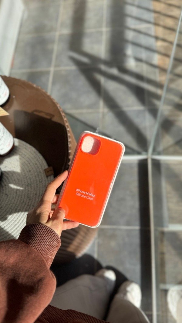 Producto - Silicone Case Naranja (Iphone 14 plus)