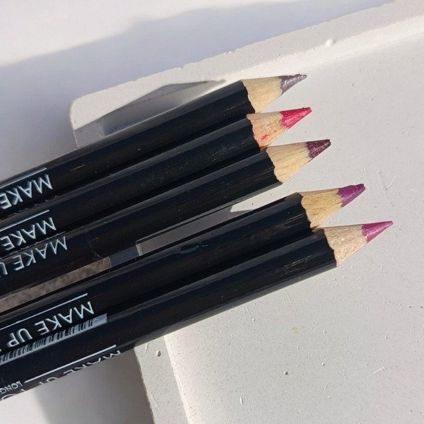 Producto - Delineador de labios Miss demi  waterproof