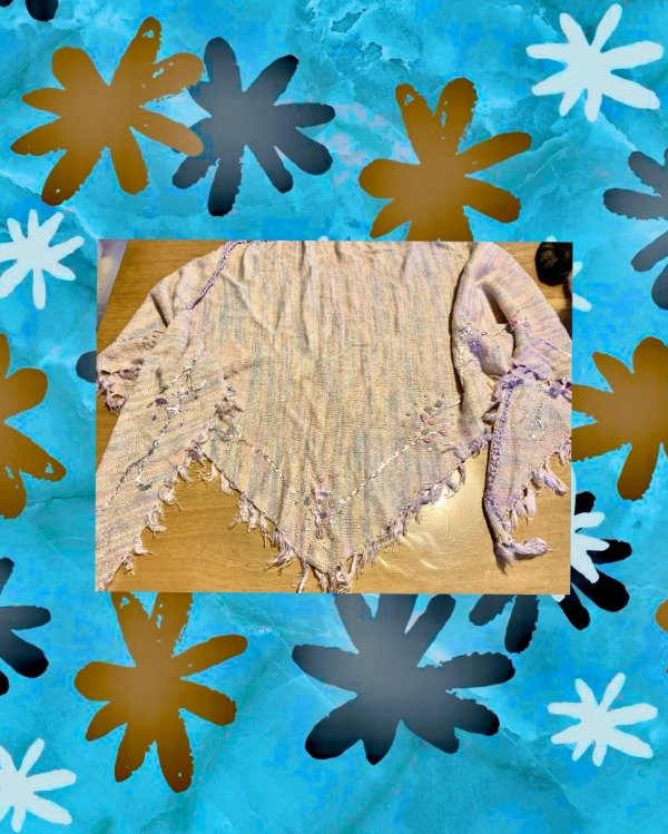 Producto - Chalina de hilo triangular bordada Lila