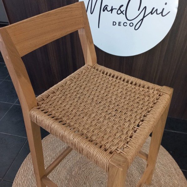 Producto - BANQUETA DE PETIRIBI TEJIDA